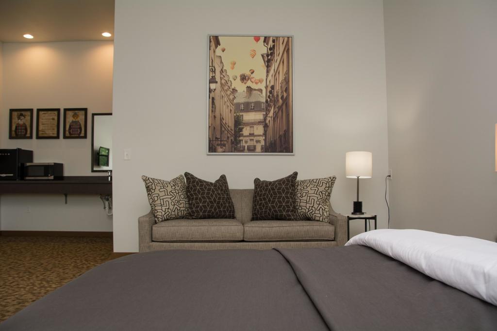 Okoboji Commons Hotel 外观 照片