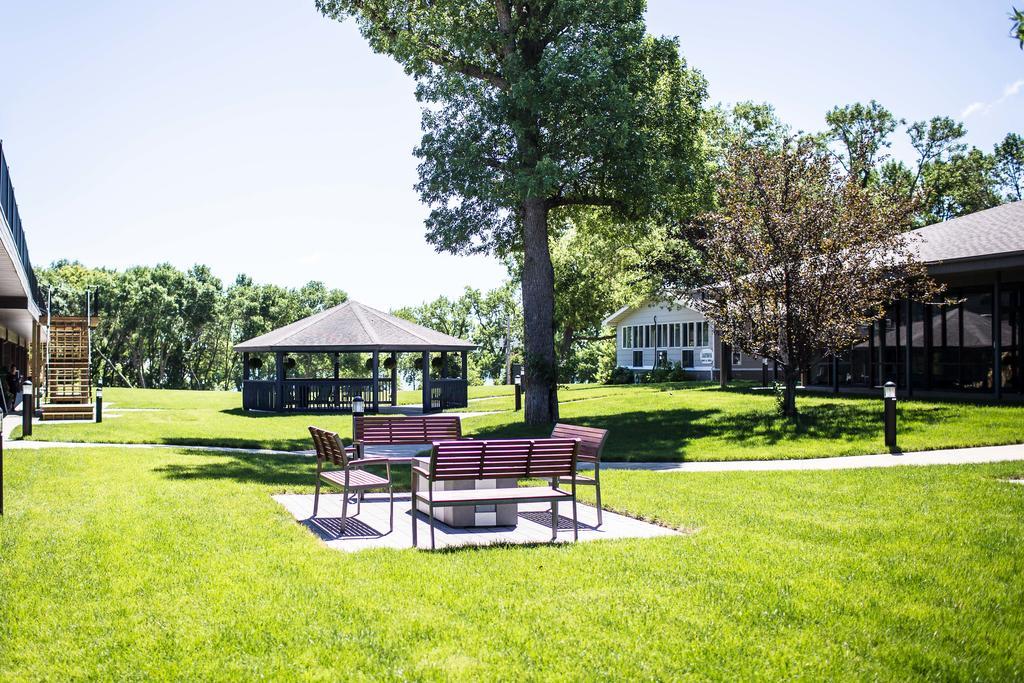 Okoboji Commons Hotel 外观 照片