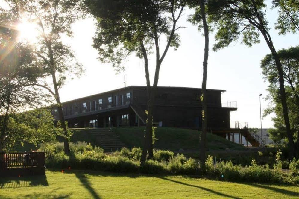Okoboji Commons Hotel 外观 照片