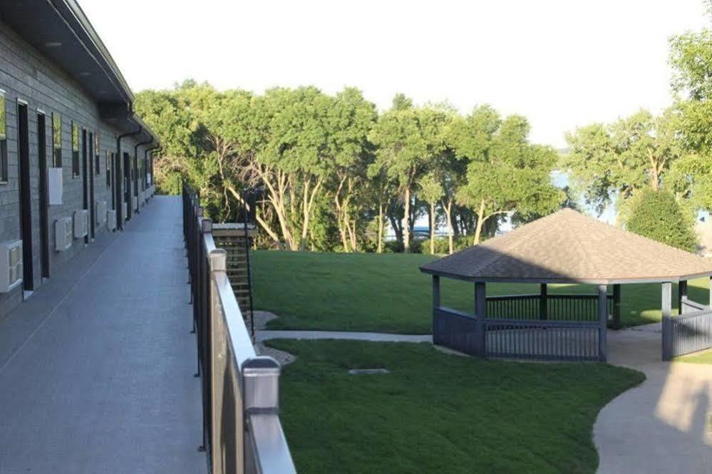 Okoboji Commons Hotel 外观 照片