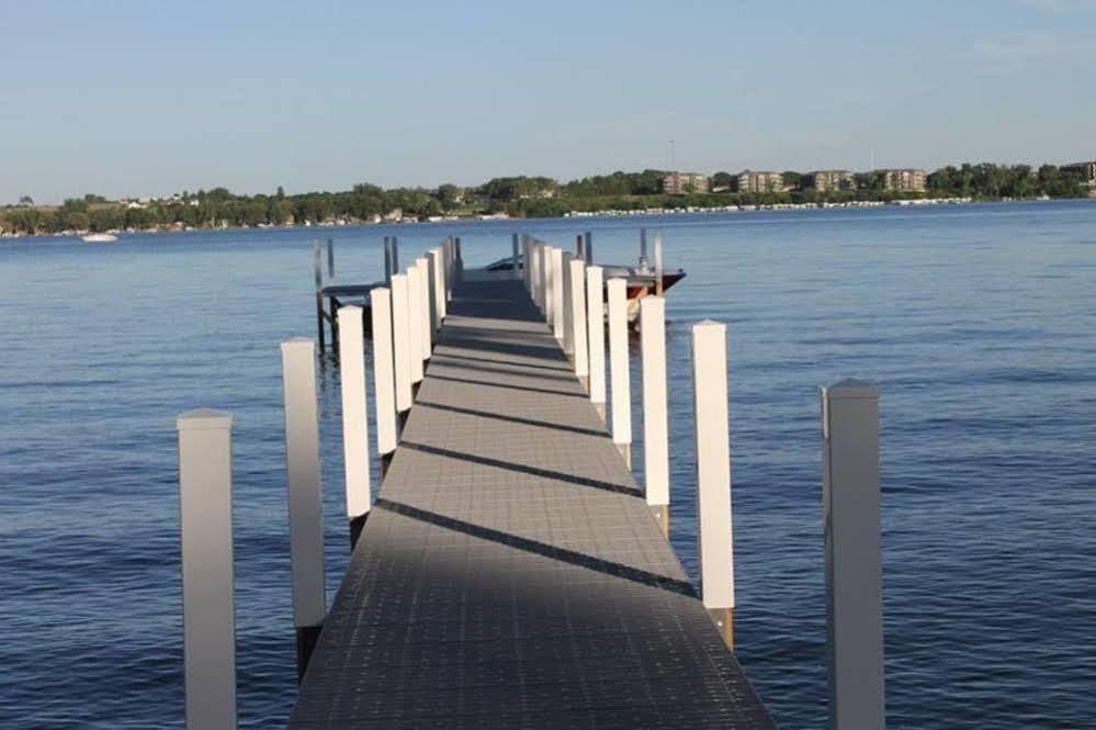Okoboji Commons Hotel 外观 照片